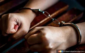 Foreigner bites off cop’s ear during arrest