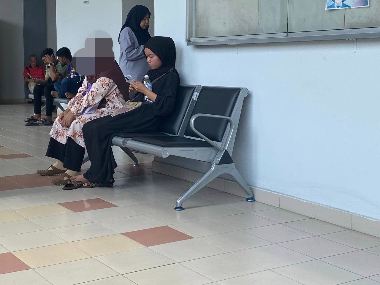 Gadis didakwa sedia khidmat klinik gigi haram 