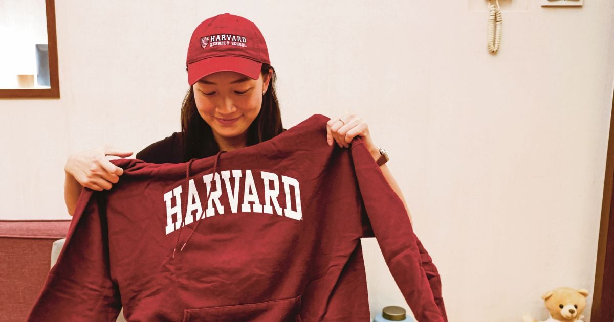 Harvard's China ties become political liability