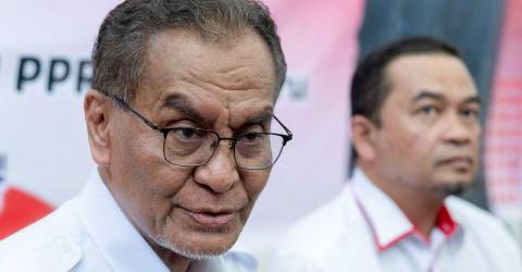 Health Minister concerned over decline in STEM interest