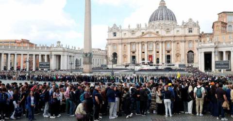 Huge crowds at Vatican ahead of Pope's funeral