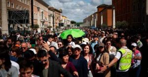 Huge crowds pack Vatican for last day of Pope’s lying in state