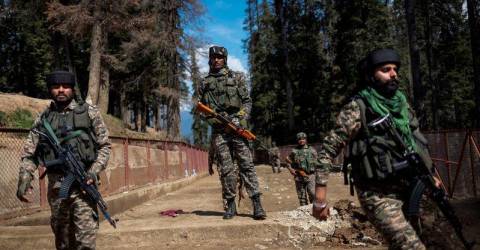 India hunts militants after deadly Kashmir attack, army visits