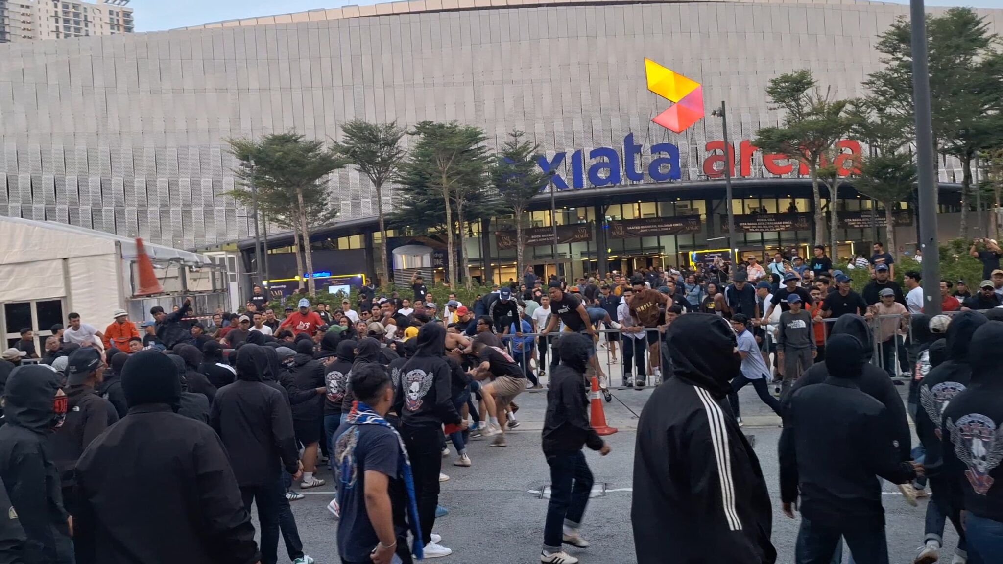 Insiden gaduh cemari Perlawanan akhir Piala Malaysia