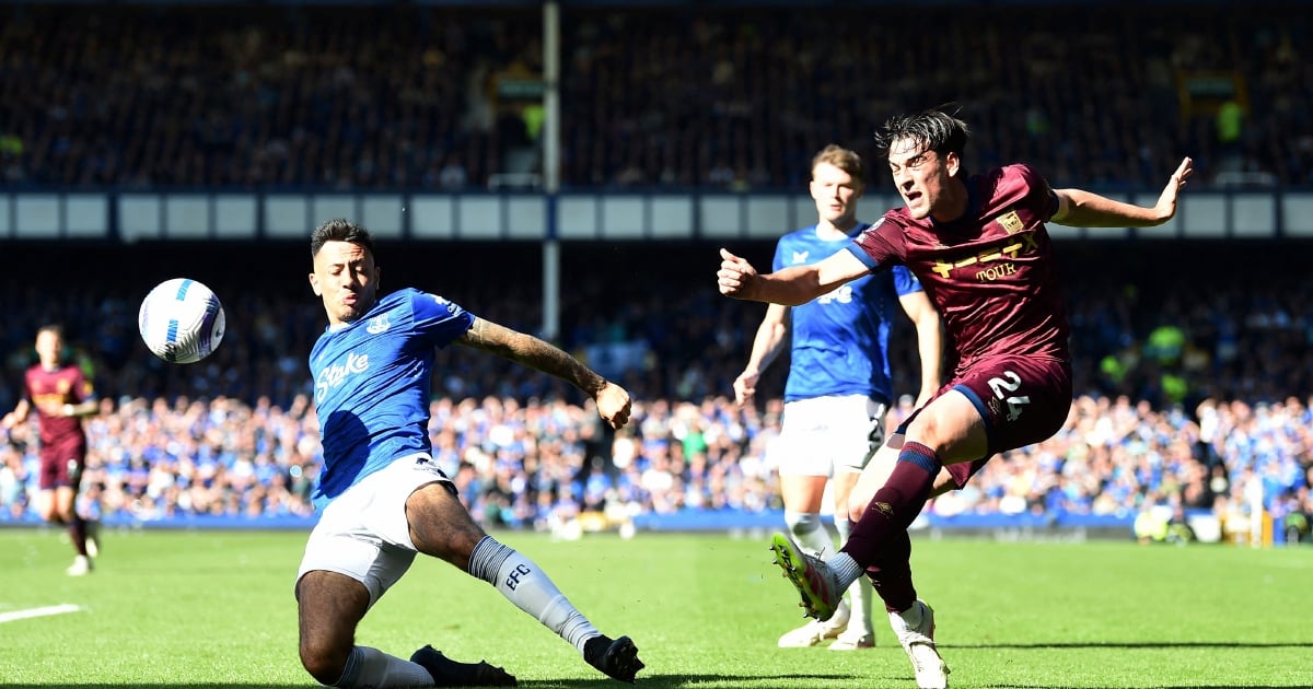 Ipswich rally from two goals down to draw 2-2 at Everton