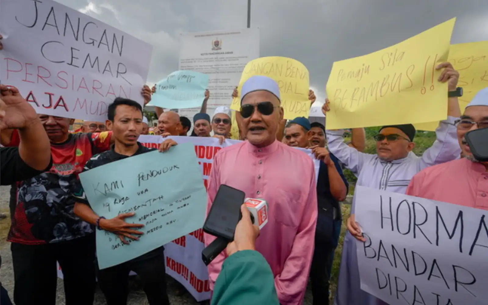 Klang villagers up in arms over columbarium project