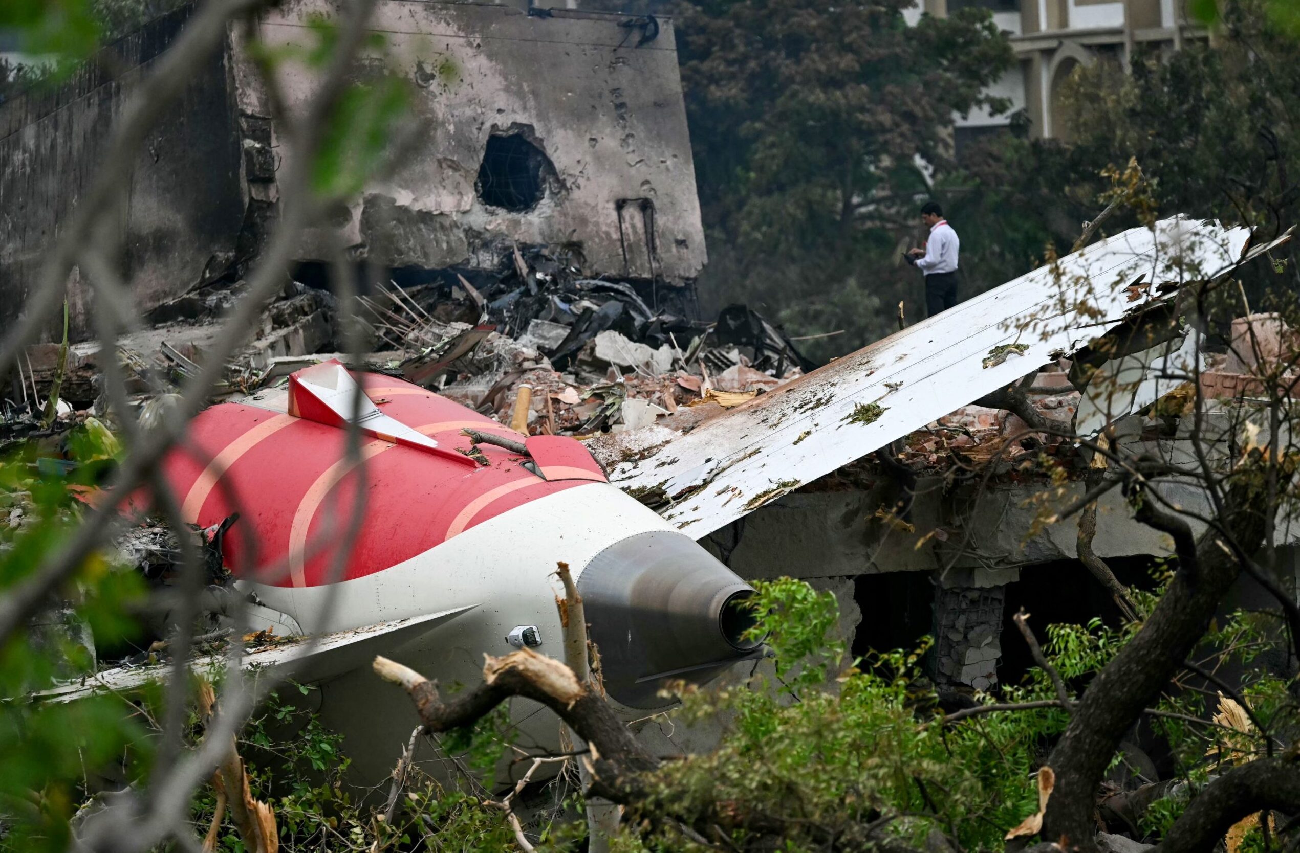 Kotak hitam pesawat Air India ditemukan di tapak nahas