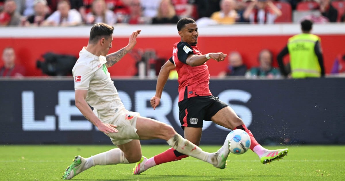 Leverkusen win to delay Bayern and Kane's title party