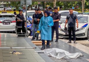 Mati akibat rebut kawasan minta sedekah