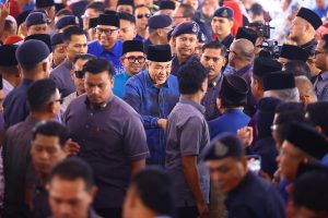 Minta peruntukan muka manis, dapat hentam kerajaan