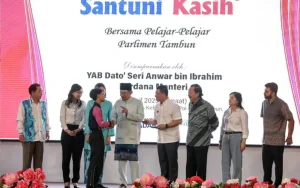 No room for narrow-minded prejudice in schools, says Anwar
