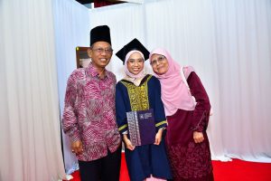 Nuratul Shakirah anak pelakon Abon bersyukur kini graduan sarjana muda