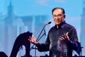 PM Anwar to meet Italian industry leaders in Rome for economic talks