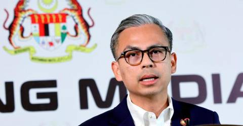 PM urges govt not to be complacent after Ayer Kuning win
