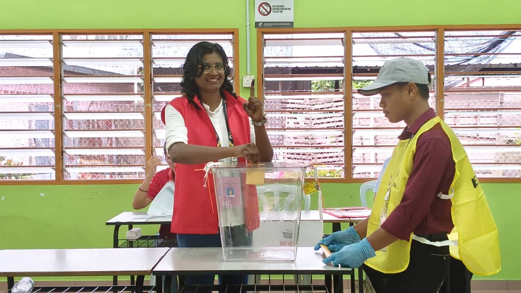 PRK Ayer Kuning: Bawani pengundi pertama di SJKC Pheng Lok