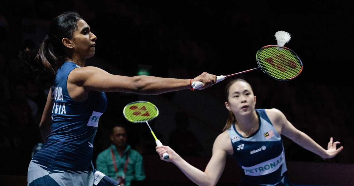 Pearly-Thinaah smash into Indonesia Open final