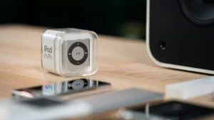 Peranti AI Jony Ive dan Sam Altman Mungkin Tiba 2027 Dengan Rekaan Seakan iPod Shuffle