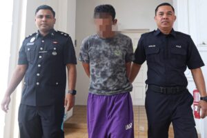 Pesara tentera didakwa rogol, amang seksual fizikal anak kandung