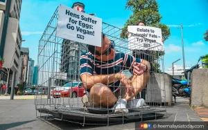 Peta touts ‘cage against the machine’ at Pasar Seni event