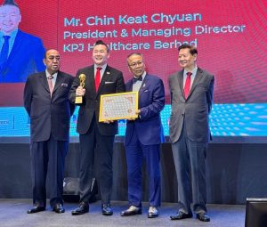Presiden dan Pengarah Urusan KPJ Healthcare terima Anugerah Kepimpinan CEO Cemerlang ASEAN