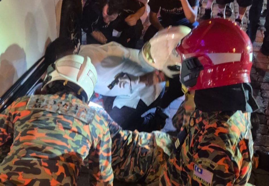 Pro-skateboarder from China seriously hurt after stunt goes awry