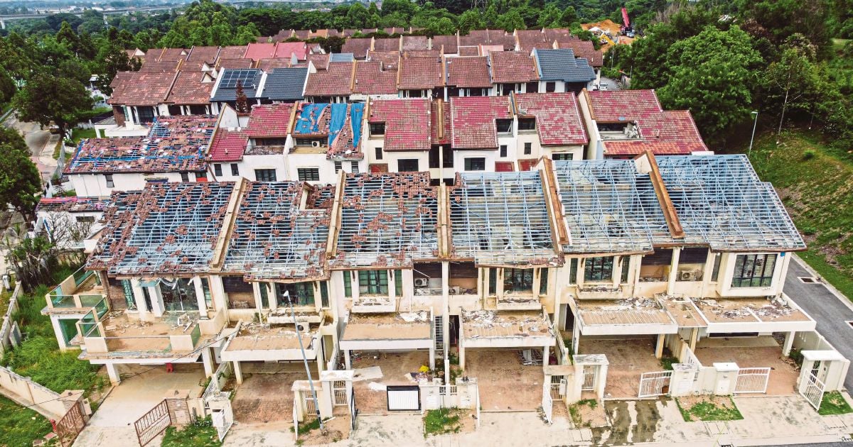 Putra Heights blast: Rebuilding of homes underway, some ready by October [WATCH]