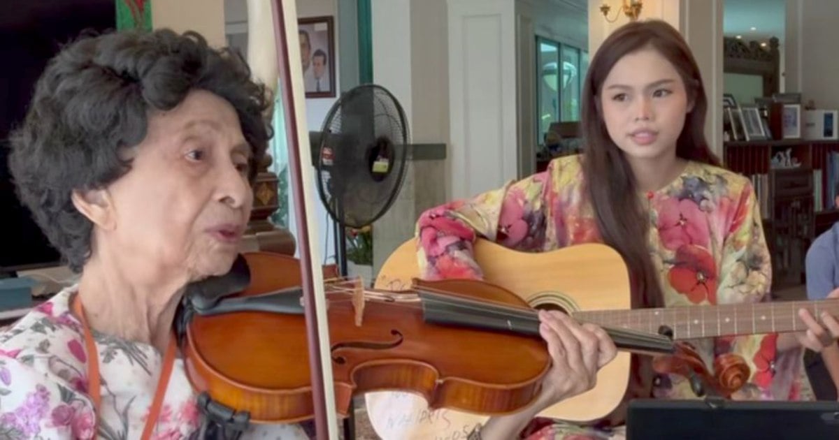 #SHOWBIZ: Bella Astillah says performing with Tun Hasmah is a dream come true