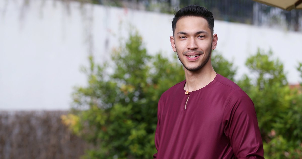 #SHOWBIZ: Chocolates and camera time for Muaz