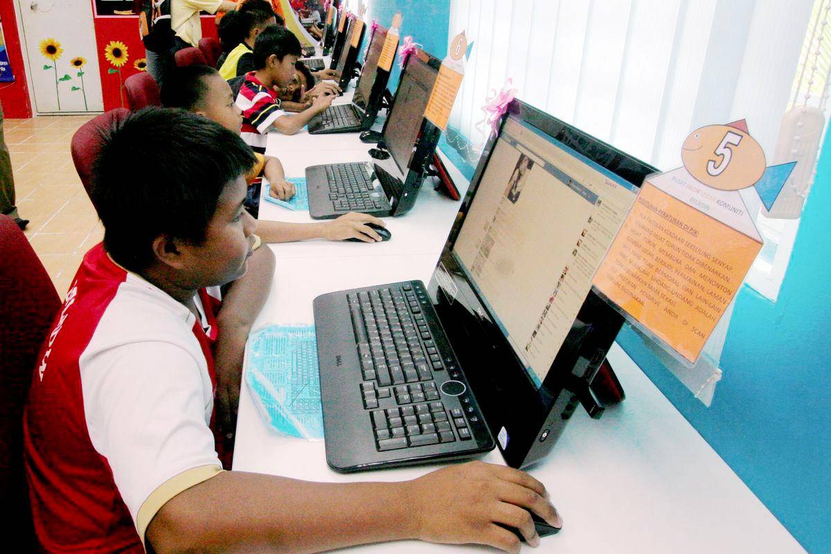 Safe internet campaign educates Perlis students on cyber safety