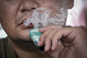 Selangor arah PBT rampas, sita iklan produk vape