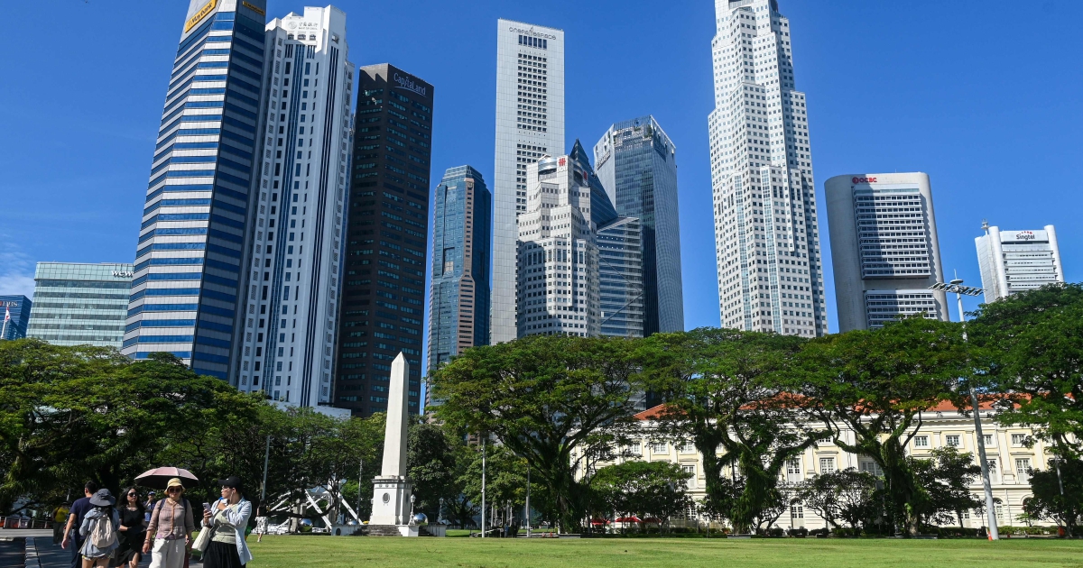 Singapore ministers, lawmaker under scrutiny over dinners attended by convicted money launderer