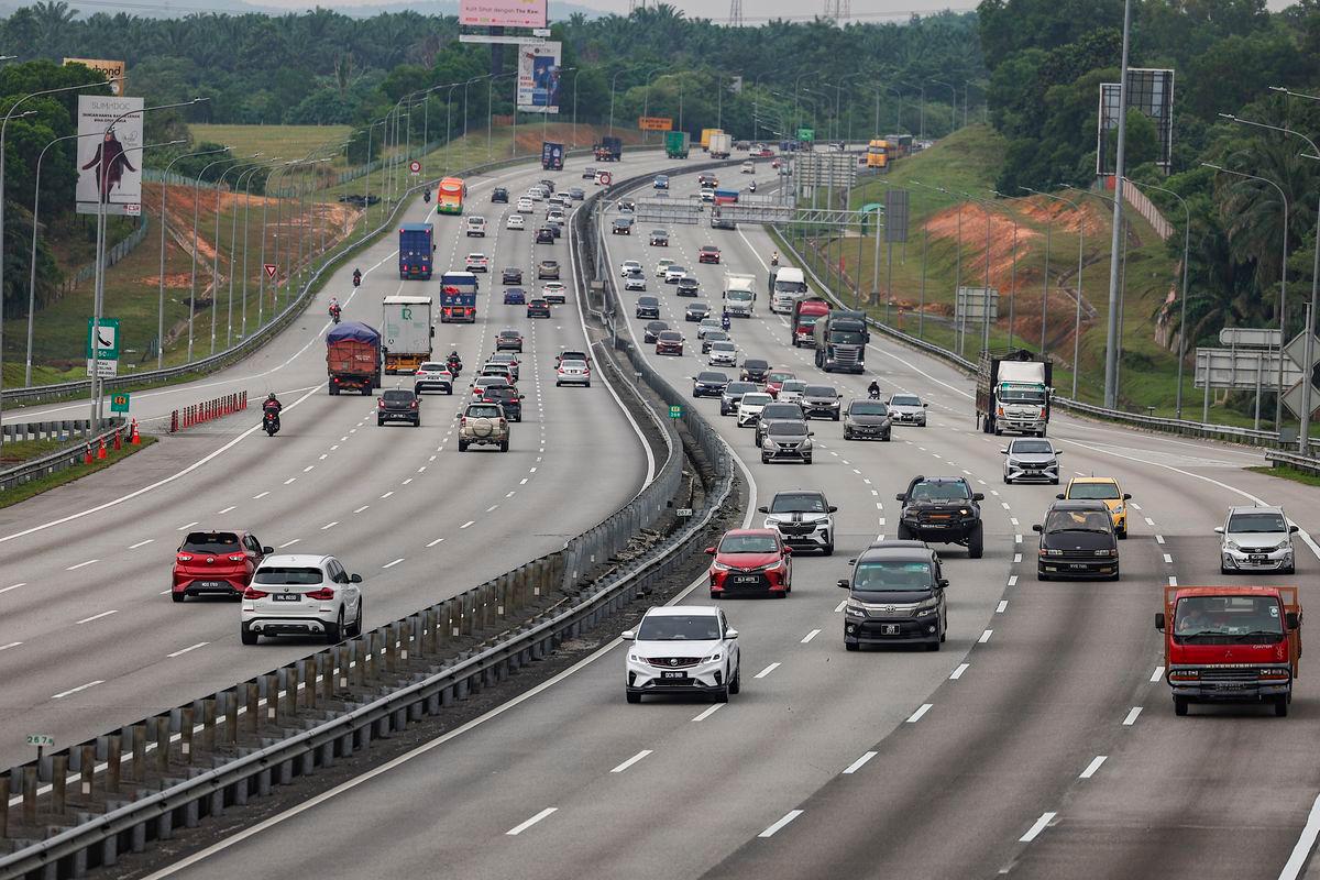 Smooth traffic flow on major highways on Aidiladha morning