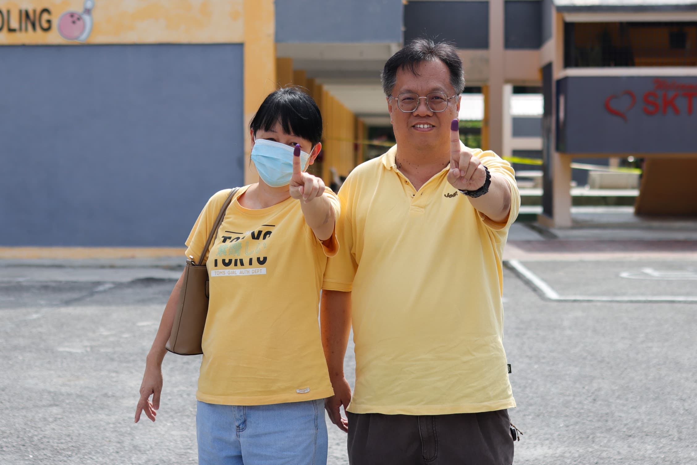 Suami isteri lega sempat mengundi saat akhir