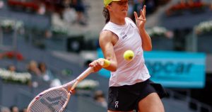 Swiatek recovers against Keys to reach Madrid Open semis