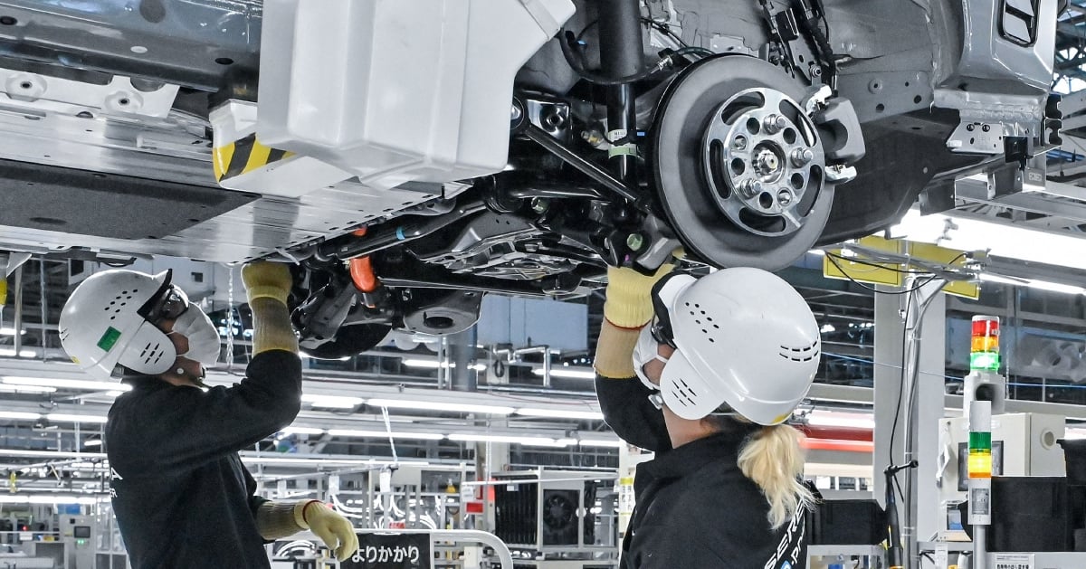 Trump tempers auto tariffs, winning cautious praise from industry