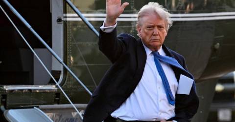 US asks top court to allow trans troops ban to take effect