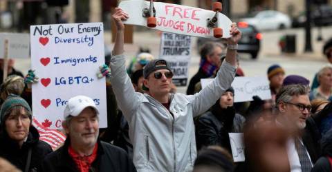US deports 3 American children, including cancer patient: rights groups
