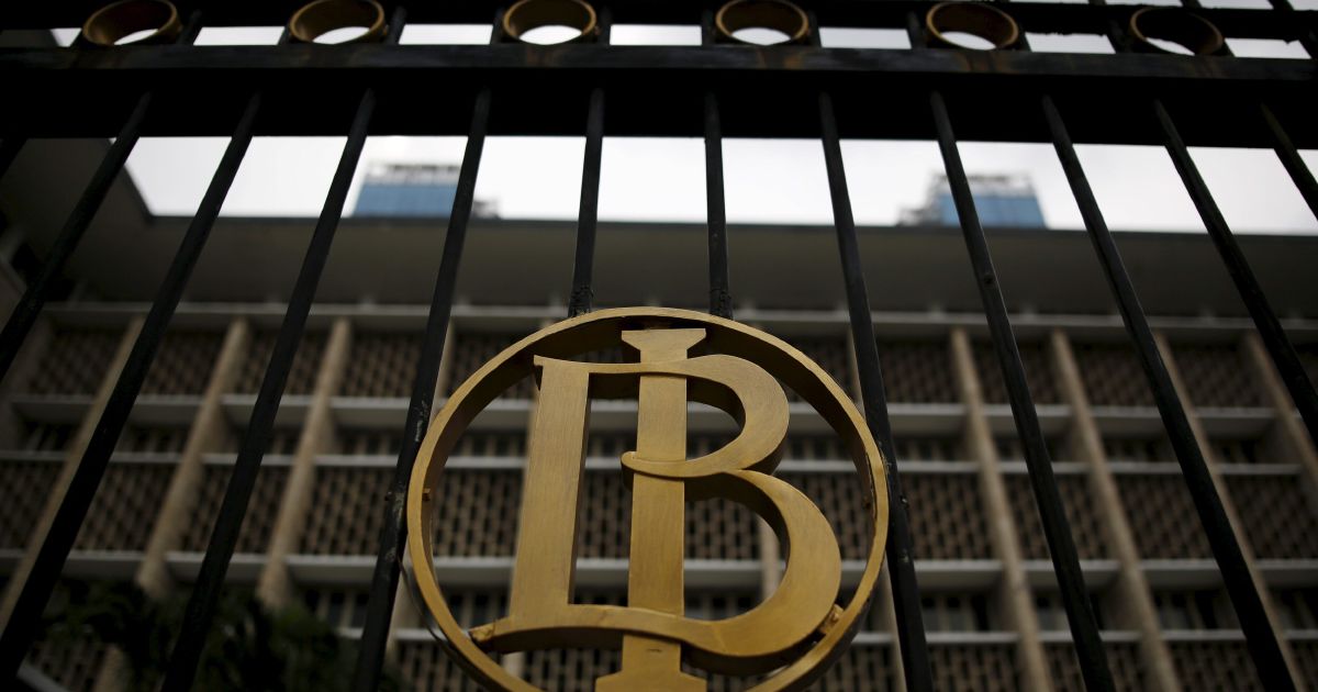 US trade deal boosts Jakarta stocks, rupiah slips ahead of rate decision
