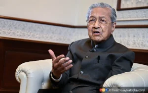 Unite to secure rulers’ support, Dr M tells Malay parties