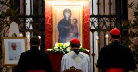 Vatican releases details of Pope Francis’s marble tomb