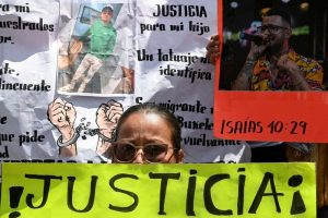 Venezuelans' lawyers urge judge to order Trump to facilitate return from El Salvador