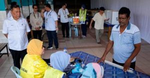 Voter turnout in Ayer Kuning hits 50.18% as of 3pm
