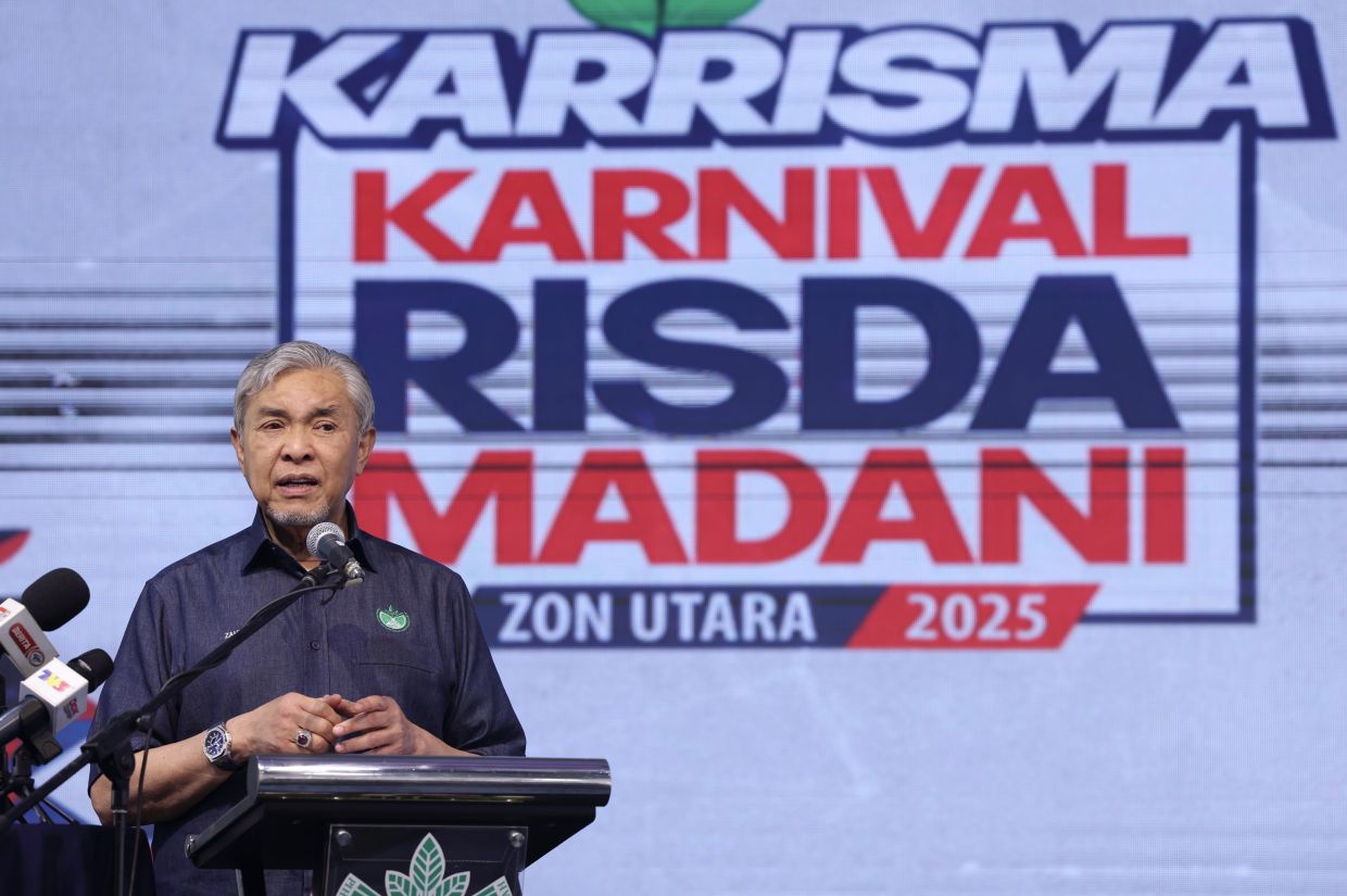 Zahid urges Risda to diversify rubber products to stabilise prices